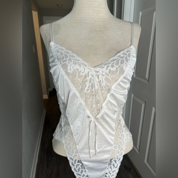 Vintage 80’s white Lace Teddy lingerie - Picture 3 of 9